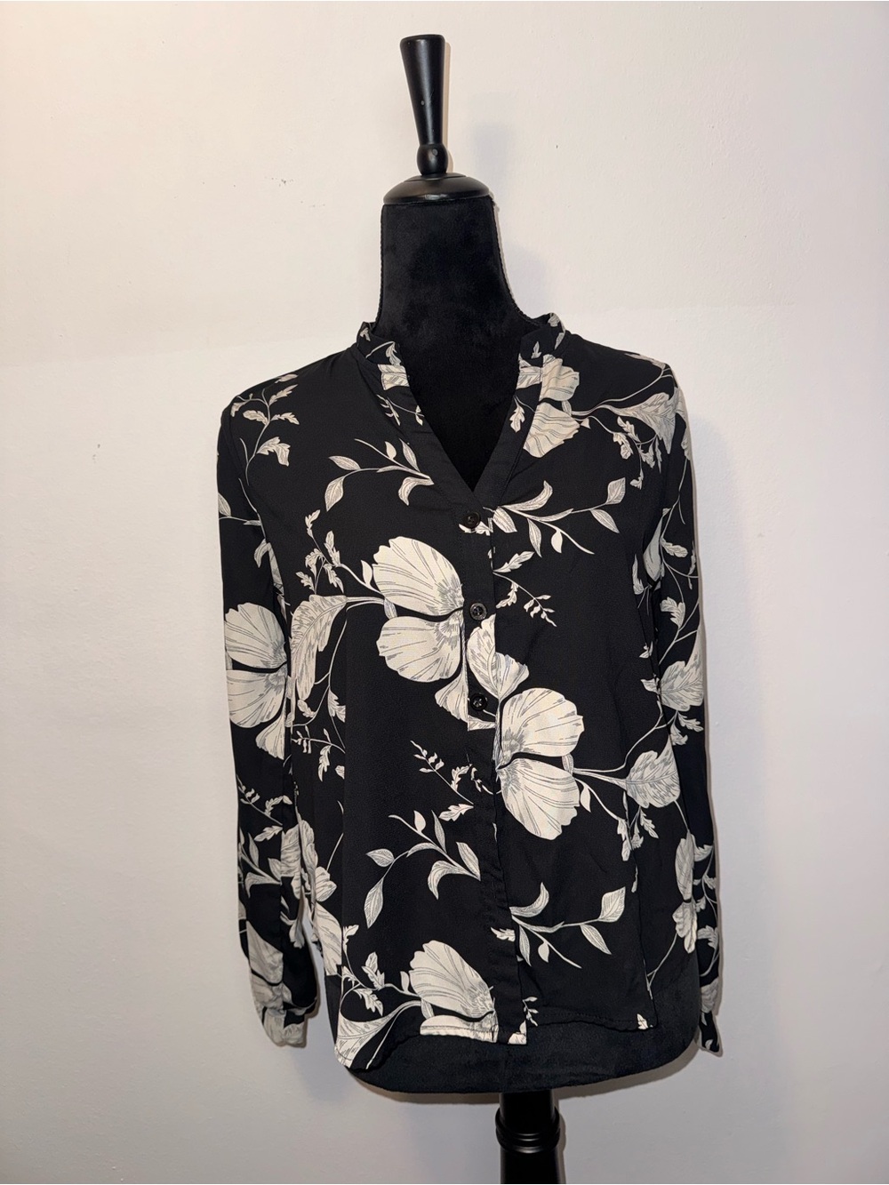 Fashion Nova Black and White Floral Button-Down Shirt